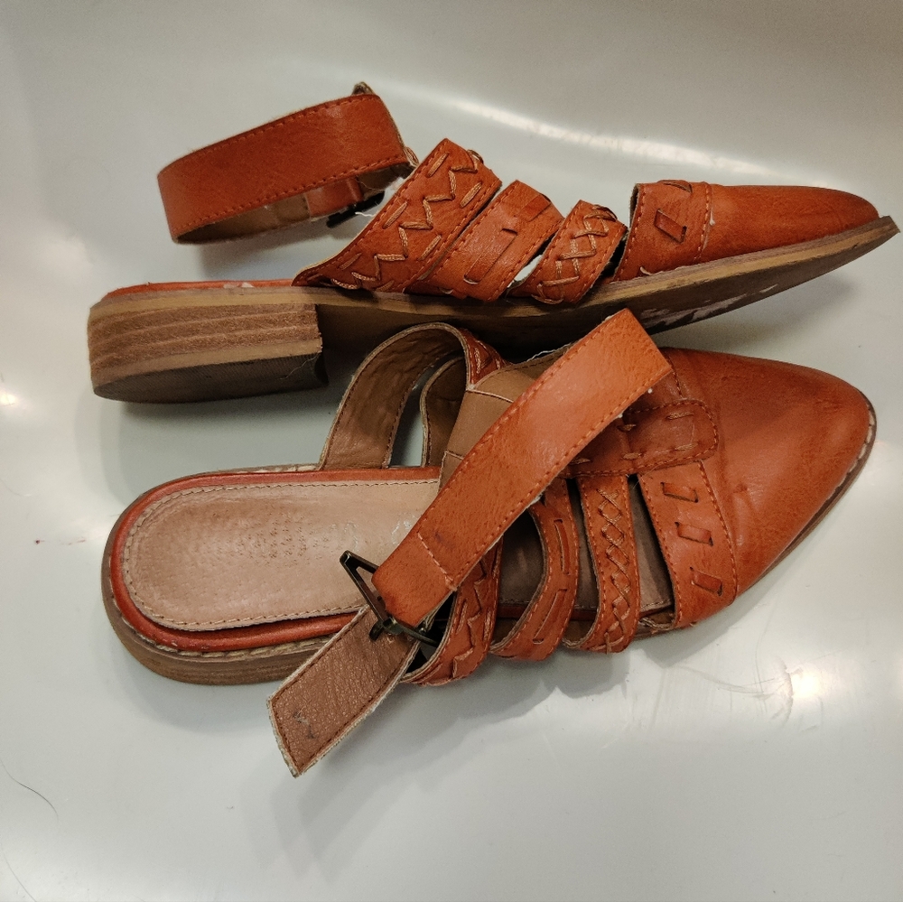 Mi.iM Red Leather Sandals
